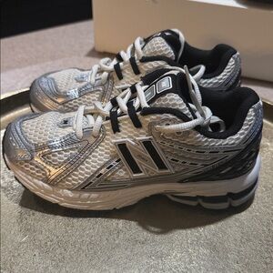 New Balance 1906R Metallic Silver and White Running Shoes

Final Sale